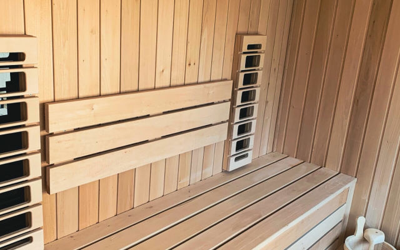 Zdravstvene benefiti saune : ko treba da je izbegava i kako izabrati kućnu saunu?