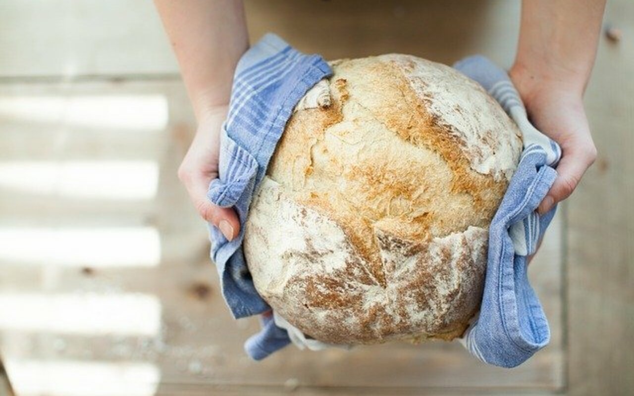 Ne morate baš svakog dana u prodavnicu! Ovo je najprostiji recept za domaći hleb!
