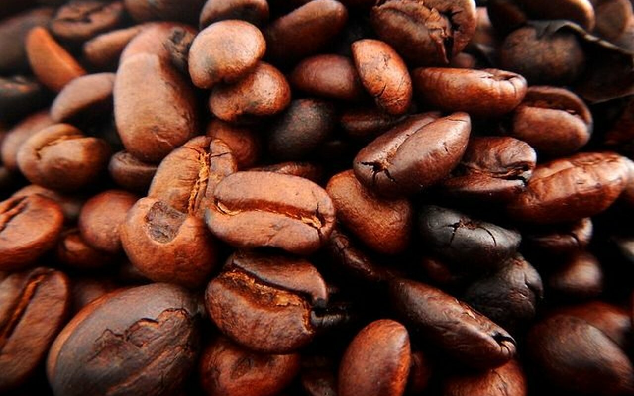 Koliko šoljica kafe dnevno popijete? Evo nekoliko zanimljivih činjenica o ovom magičnom napitku