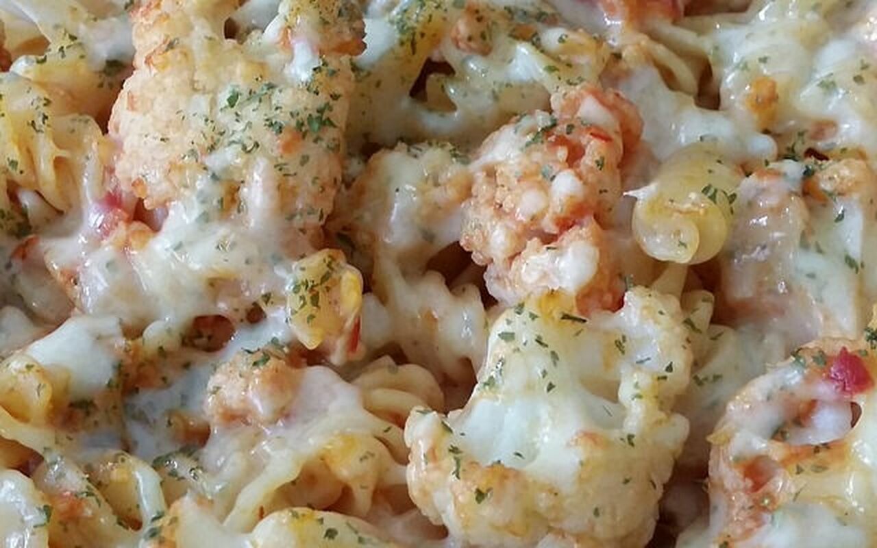 Zapečeni karfiol sa tahinijem i belim lukom