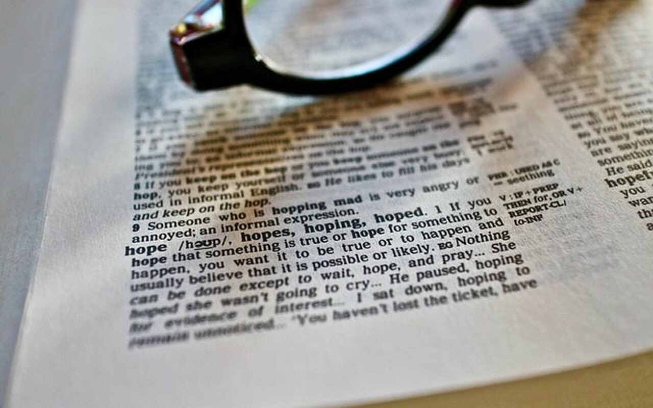 Oksfordova reč godine: „Rage bait“- ​šta nam digitalna kultura besa poručuje o mentalnom zdravlju?