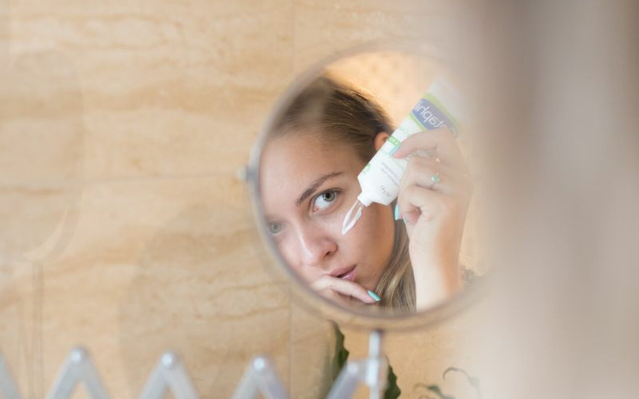 7 saveta za skidanje šminke koje će vaša koža voleti!