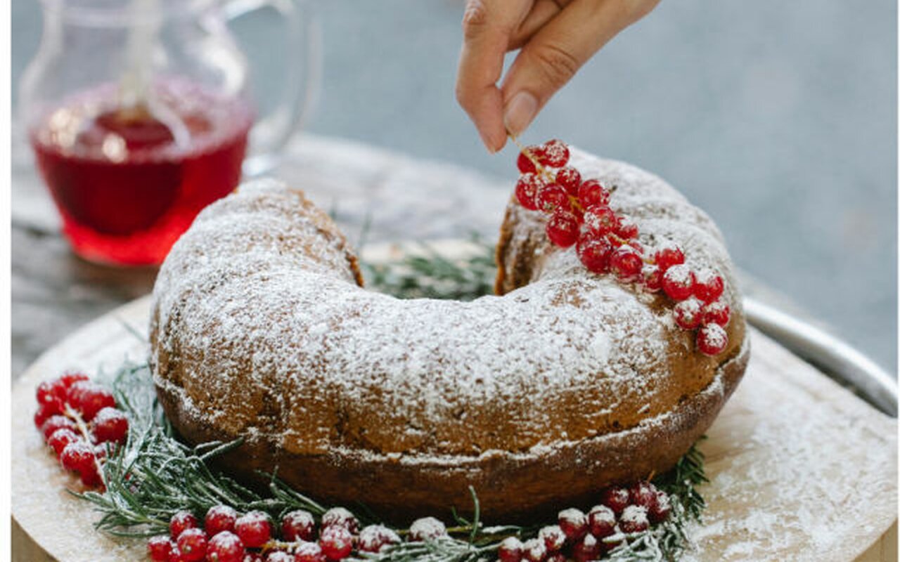 Savršeni božićni kuglof s aromama cimeta i narandže