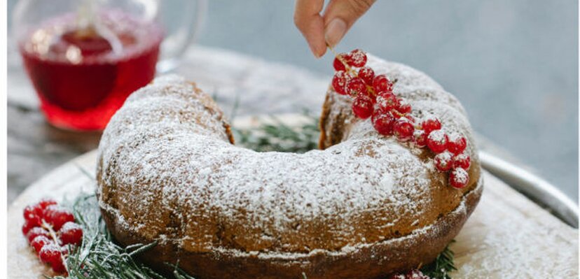 Savršeni božićni kuglof s aromama cimeta i narandže