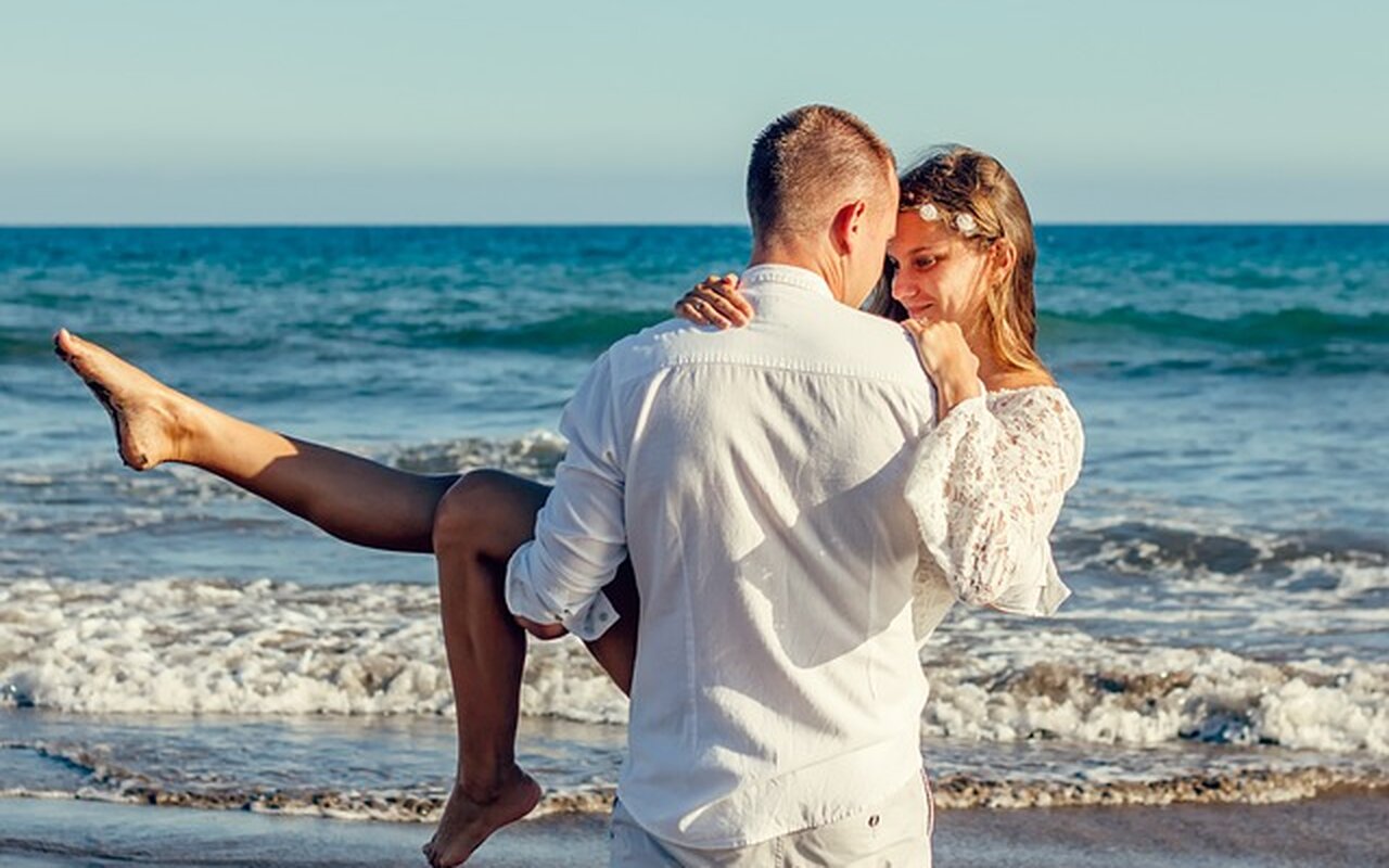 ​Saveti za mlade bračne parove: Građenje snažnog, srećnog i dugotrajnog braka 