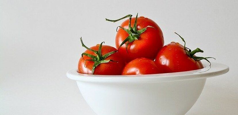 5 razloga zašto je paradajz odličan za vašu kožu i lice