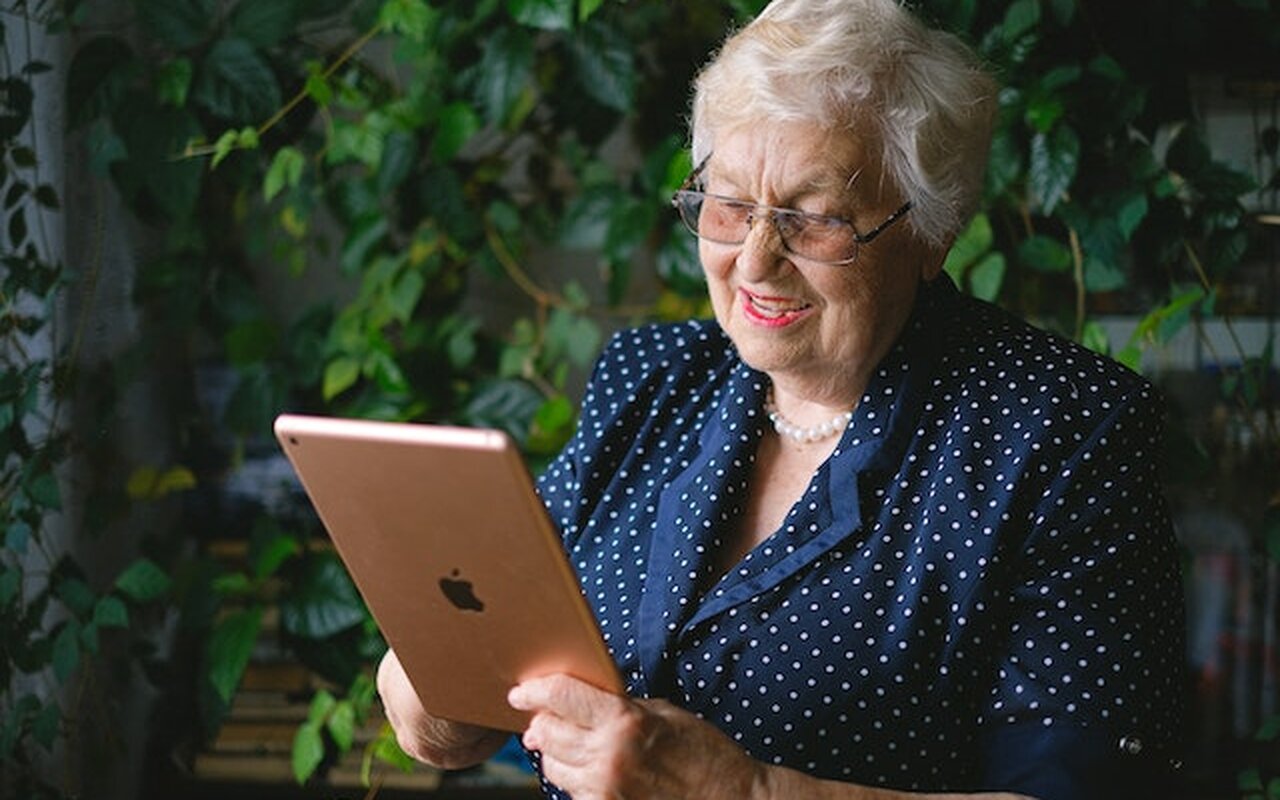 Internet pomaže sprečavanju demencije kod starijih osoba