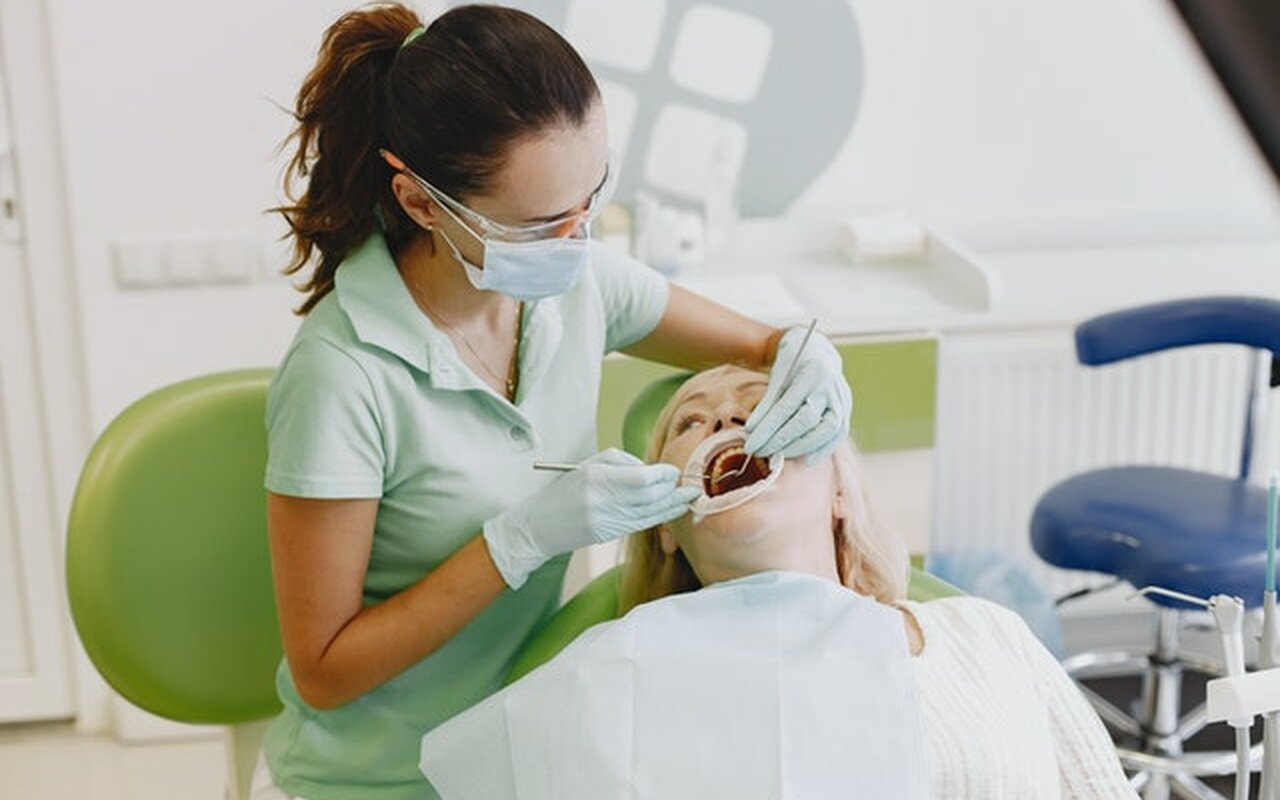 Šta uzrokuje bol u zubu nakon plombiranja?