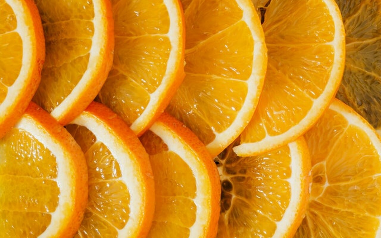 Može li povećani unos vitamina C pomoći u zaustavljanju krvarenja desni?