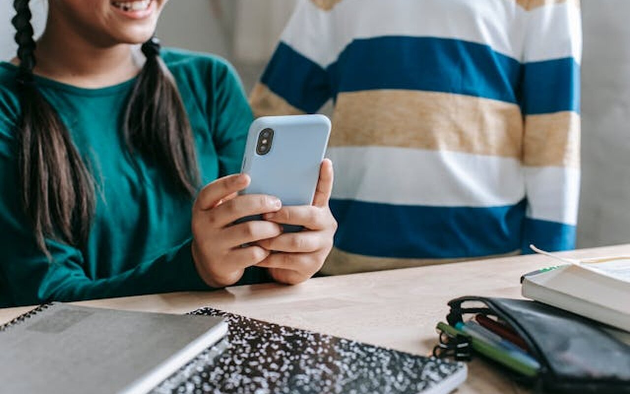 Kad ćemo mi ovako? Italija pooštrila zabranu mobilnih u školama