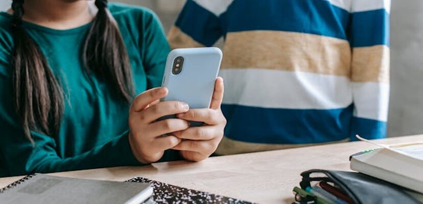 Kad ćemo mi ovako? Italija pooštrila zabranu mobilnih u školama