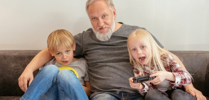 Savet psihologa: Umesto deci da branite video-igre, trebalo bi da igrate sa njima!