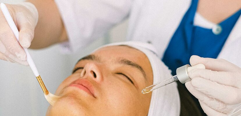 Serumi za lice sa vitaminom C – uloga i prednosti u nezi kože