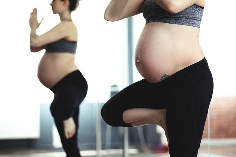 trudnica trudna žena vežba