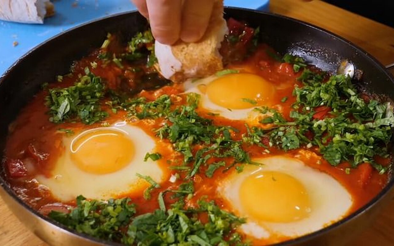 Tradicionalno mediteransko jelo porekolom iz Tunisa: Šakšuka