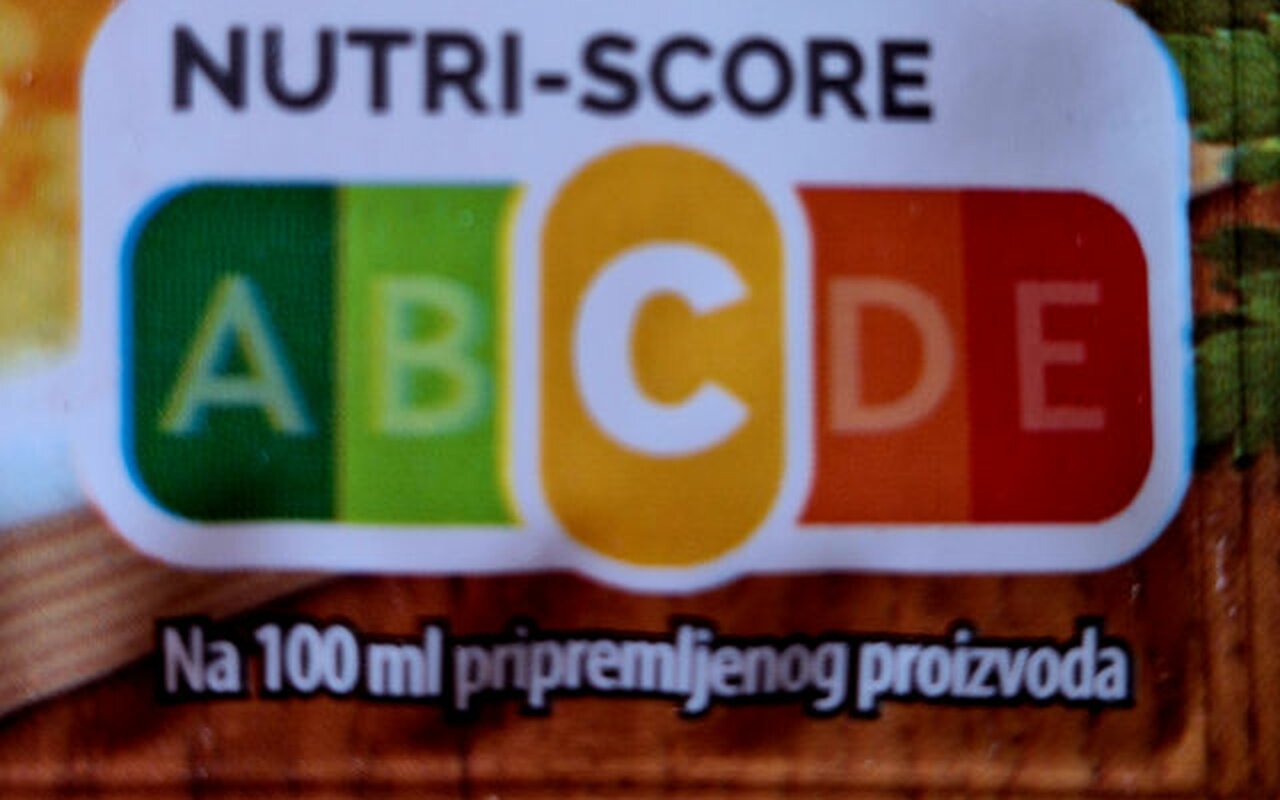 Šta znači oznaka NUTRI SCORE ABCDE na hrani ?